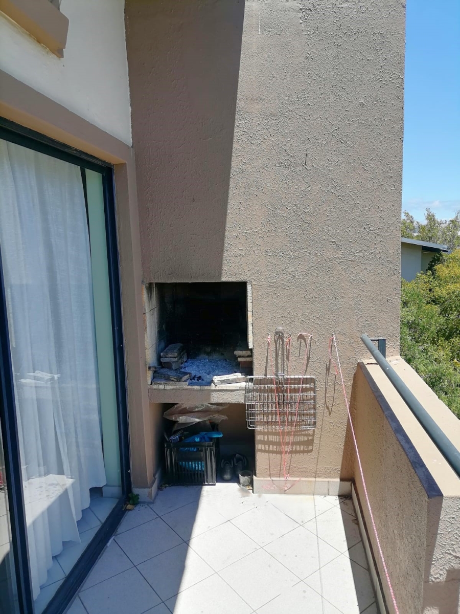 2 Bedroom Property for Sale in Somerset West Mall Triangle Western Cape